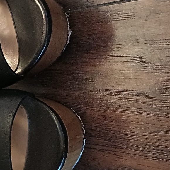 MK Black Leather Wedges - Picture 4 of 5